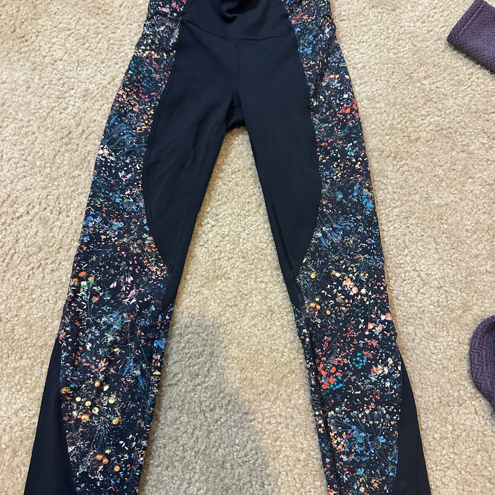 Lululemon Black and Multicolor Kids Leggings Size 4 - Picture 2 of 5
